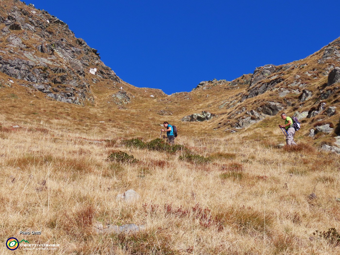 43 La ripida salita smorzata dai numerosi tornanti.JPG